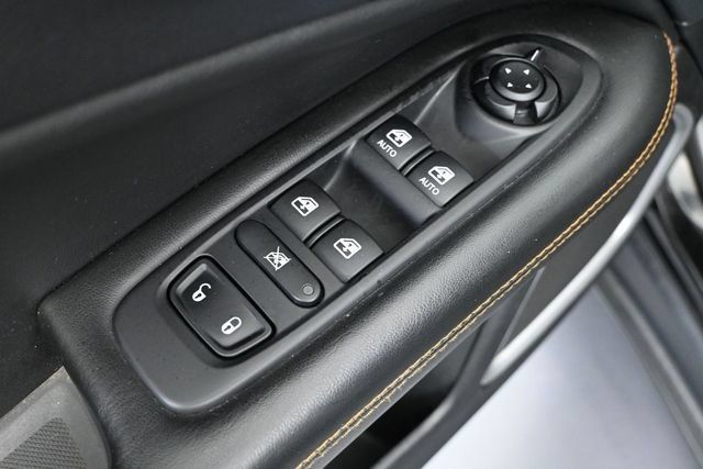 Used 2017 Jeep Compass Limited w/ Navigation Group AWD/4WD image 14