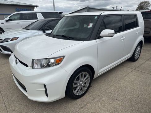 Used 2012 Scion xB image 3