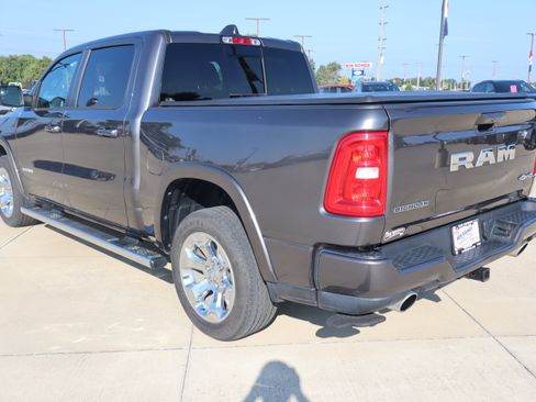Used 2025 RAM 1500 Big Horn AWD/4WD image 7