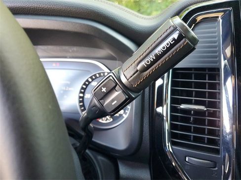 Certified 2024 Nissan Titan Platinum Reserve w/ Moonroof Package image 24