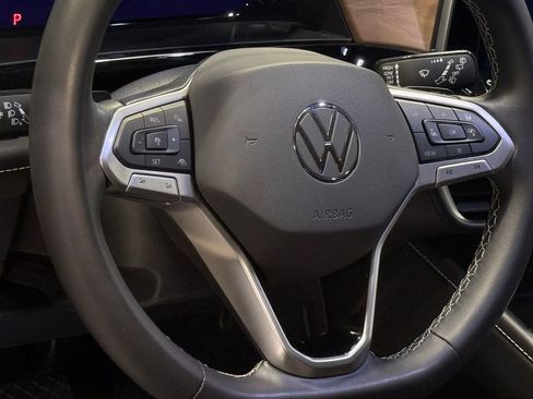 Used 2024 Volkswagen Atlas SE image 16