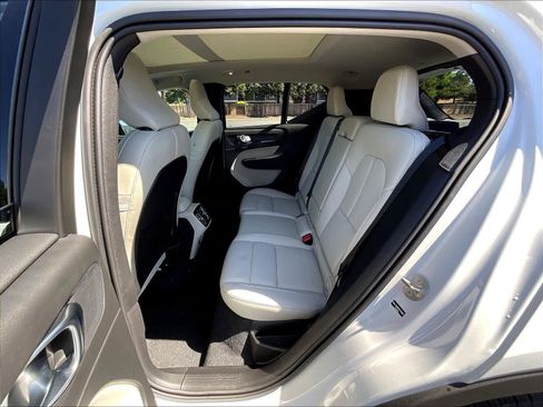 New 2026 Volvo XC40 B5 Ultra w/ Climate Package image 12