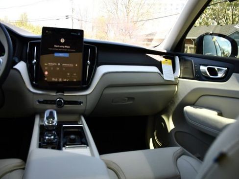 New 2026 Volvo XC60 T8 Ultra w/ Protection Package Premier AWD/4WD image 19