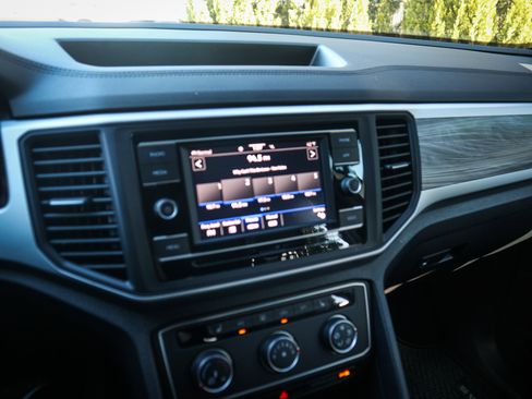 Used 2022 Volkswagen Atlas Cross Sport SE image 24