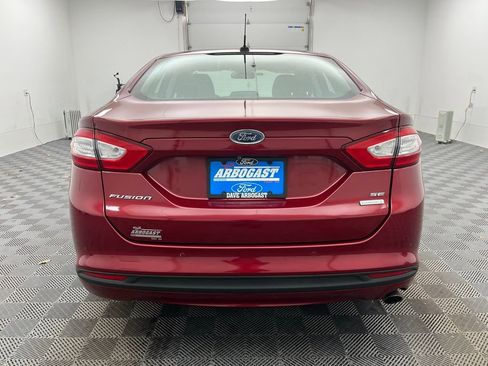 Used 2014 Ford Fusion SE w/ Equipment Group 202A image 9