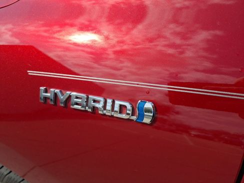 Used 2021 Toyota Venza XLE image 14