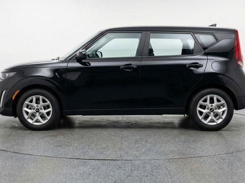 Used 2025 Kia Soul LX w/ LX Technology Package image 5