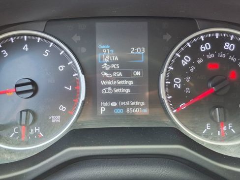 Used 2022 Toyota RAV4 LE FWD image 18