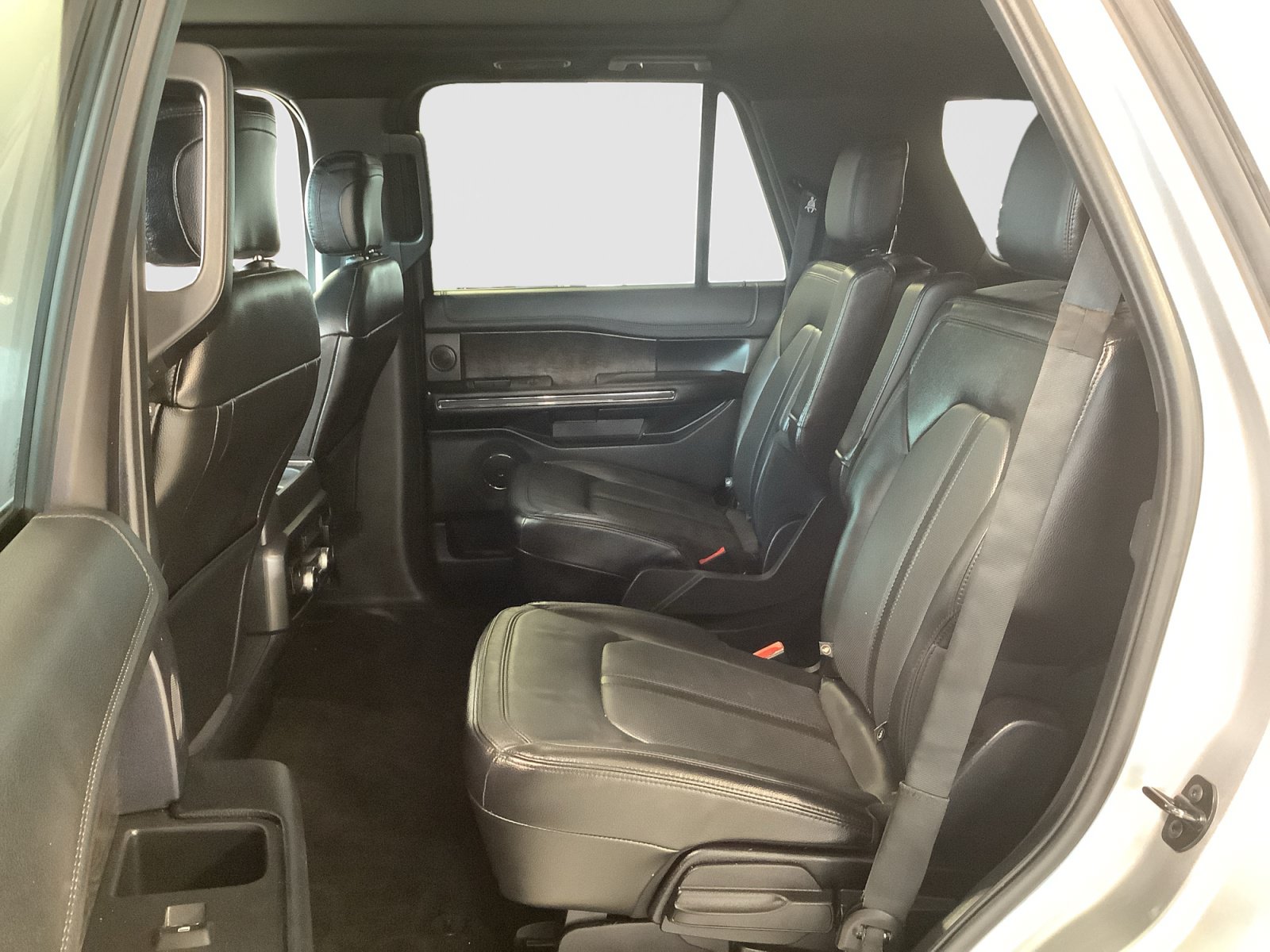 Used 2020 Ford Expedition Limited w/ Equipment Group 301A RWD image 15