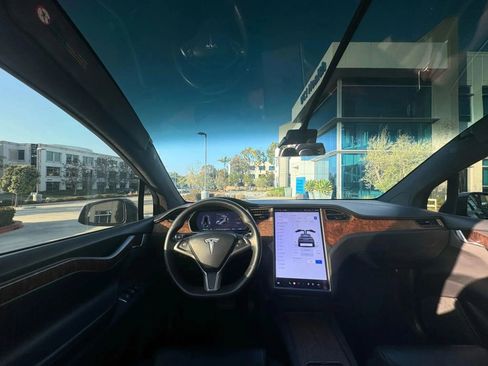 Used 2020 Tesla Model X Long Range AWD/4WD image 17