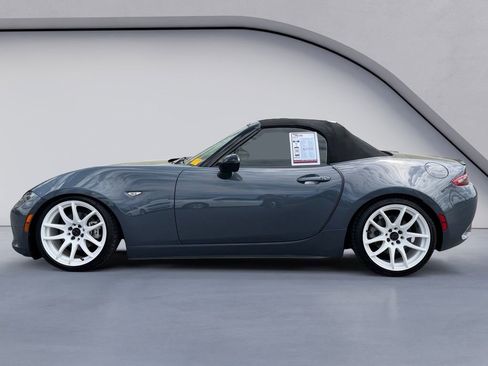 Used 2021 MAZDA MX-5 Miata Club image 2