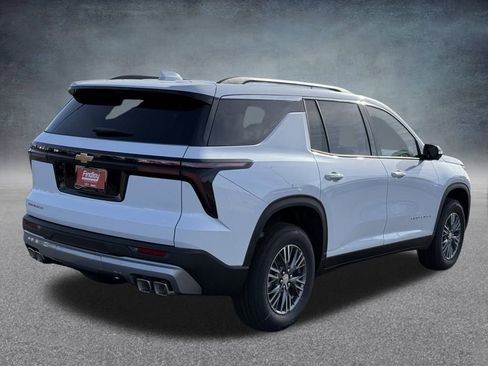 New 2026 Chevrolet Traverse LT w/ Driver Confidence Package image 3