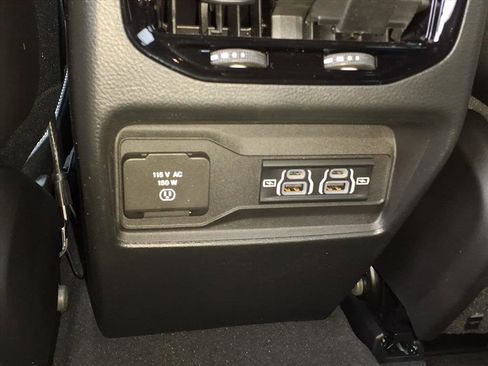 New 2025 Jeep Grand Cherokee Altitude image 25