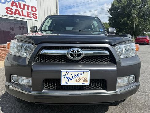 Used 2011 Toyota 4Runner SR5 w/ Premium Pkg w/Leather AWD/4WD image 3
