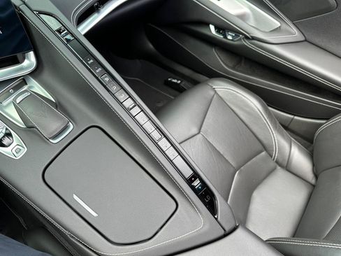 Used 2021 Chevrolet Corvette Stingray Coupe w/ Engine Appearance Package RWD image 19
