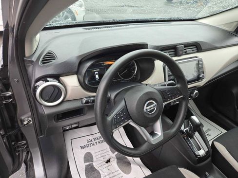 Used 2021 Nissan Versa SV FWD image 9
