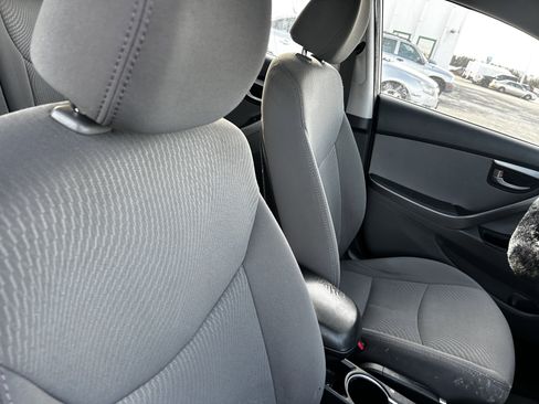 Used 2016 Hyundai Elantra SE image 13