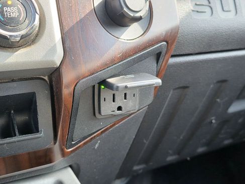 Used 2015 Ford F350 Lariat image 39