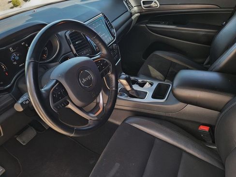 Used 2021 Jeep Grand Cherokee Laredo X AWD/4WD image 18