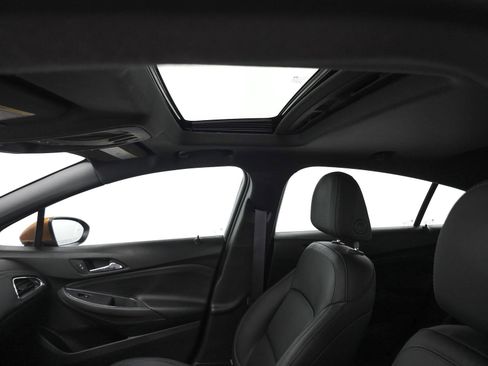 Used 2017 Chevrolet Cruze Premier FWD image 6