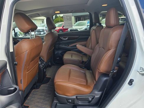 Used 2023 Subaru Ascent Touring AWD/4WD image 5