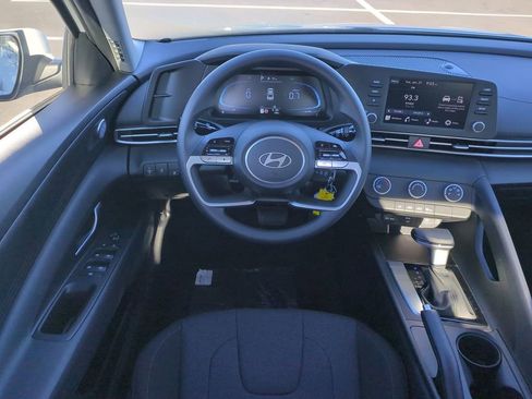 New 2026 Hyundai Elantra SE image 16
