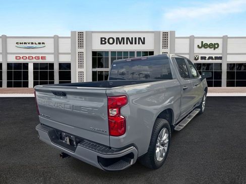 Used 2024 Chevrolet Silverado 1500 Custom image 3