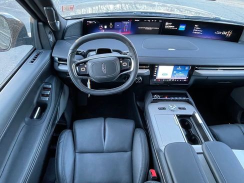 New 2025 Lincoln Navigator L Reserve w/ Jet Appearance Package image 6