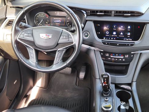 Used 2020 Cadillac XT5 Premium Luxury FWD image 10