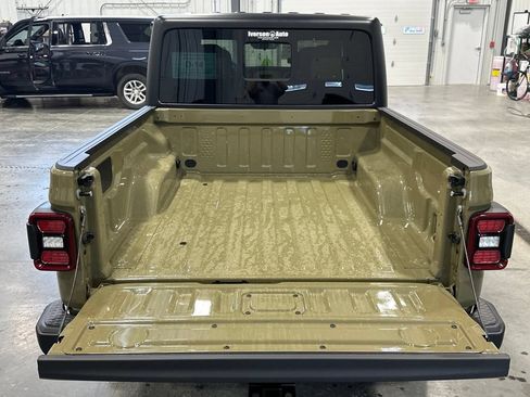 New 2026 Jeep Gladiator Willys AWD/4WD image 8