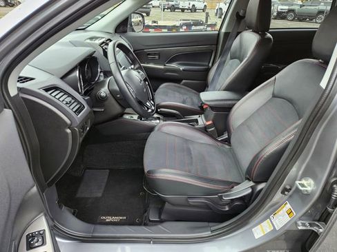 Used 2024 Mitsubishi Outlander Sport SE AWD/4WD image 19