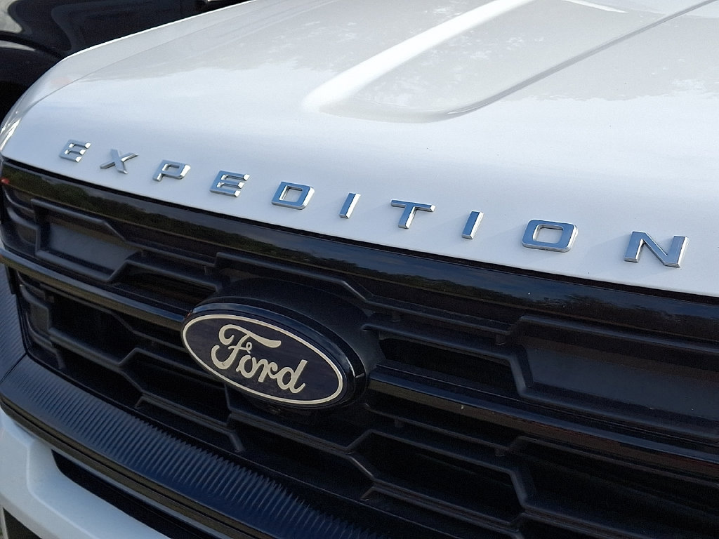 Used 2025 Ford Expedition Active AWD/4WD image 11