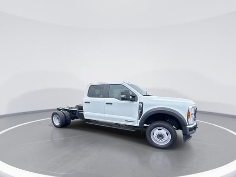 Used 2025 Ford F550 4x4 Crew Cab Super Duty image 2