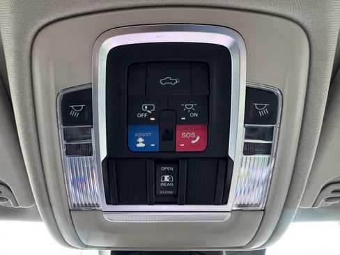 Used 2022 RAM 1500 Laramie AWD/4WD image 27