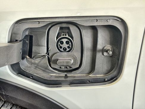 New 2026 Chevrolet Equinox EV LT image 21