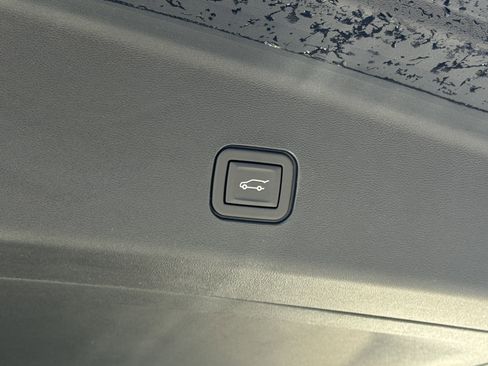 New 2026 Cadillac Vistiq Luxury image 10