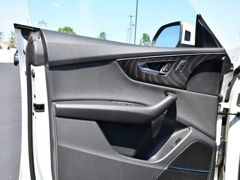Used 2022 Audi Q8 Premium Plus w/ Premium Plus Package AWD/4WD image 14