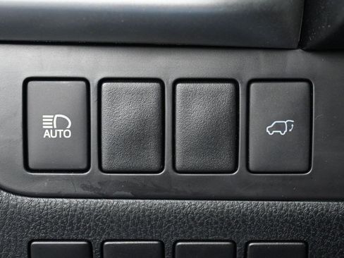 Used 2018 Toyota Highlander XLE image 8