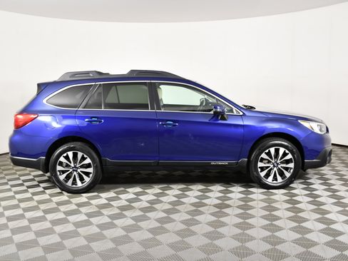 Used 2017 Subaru Outback 2.5i Limited AWD/4WD image 5