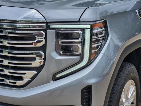 Used 2024 GMC Sierra 1500 Denali w/ Technology Package AWD/4WD image 9