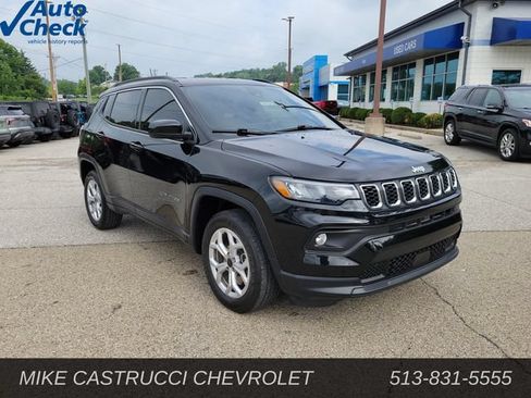 Used 2025 Jeep Compass Latitude AWD/4WD image 7