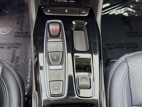 Used 2022 Chevrolet Bolt EUV LT w/ Convenience Package image 16