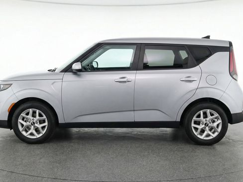 Used 2025 Kia Soul LX w/ LX Technology Package image 5