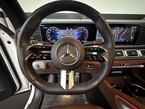 Used 2024 Mercedes-Benz GLS 450 4MATIC image 28