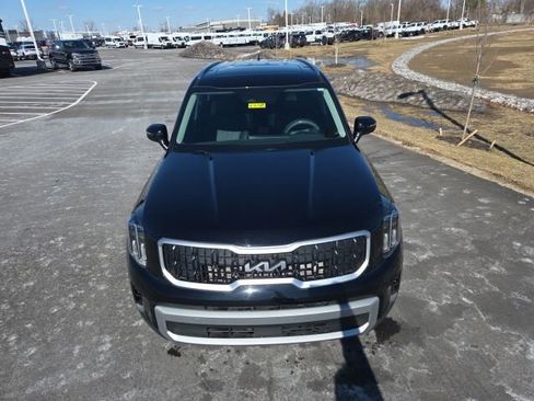 Used 2023 Kia Telluride EX w/ EX Captain's Chair Package image 17
