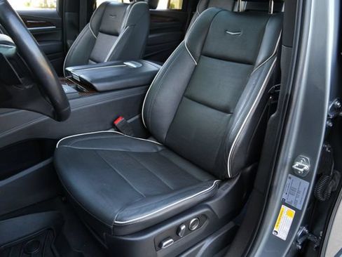Used 2021 Cadillac Escalade ESV Premium Luxury w/ Performance Package AWD/4WD image 14