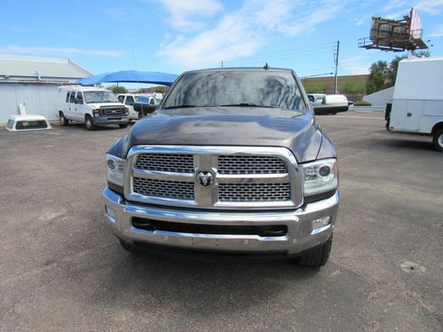 Used 2018 RAM 2500 Laramie w/ Convenience Group AWD/4WD image 3