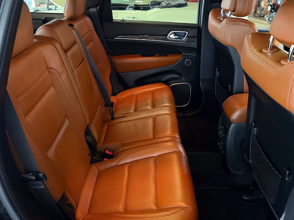 Used 2014 Jeep Grand Cherokee SRT8 w/ Luxury Group II AWD/4WD image 15