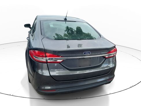 Used 2018 Ford Fusion SE FWD image 7
