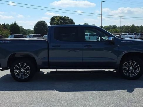 Used 2024 Chevrolet Silverado 1500 LT AWD/4WD image 9